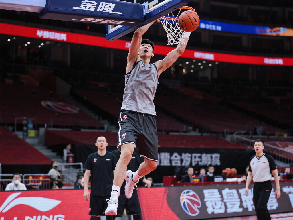 拉什福德夜店狂欢缺训将受罚65万镑续约后表现疲软